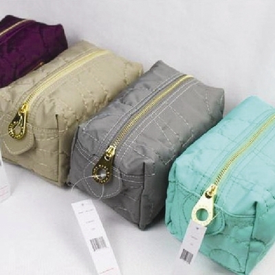 化妝包A01-福建箱包網(wǎng)-寧德箱包加工-福州箱包加工工廠-福建箱包網(wǎng)|福州箱包加工廠|寧德箱包生產(chǎn)廠家 產(chǎn)品展示(福建正岳箱包-寧德箱包工廠-福州箱包工廠、寧德箱包來料加工-福州箱包OEM工廠、箱包生產(chǎn)工廠-箱包設(shè)計(jì)-箱包加工制作工廠)|金泉網(wǎng)